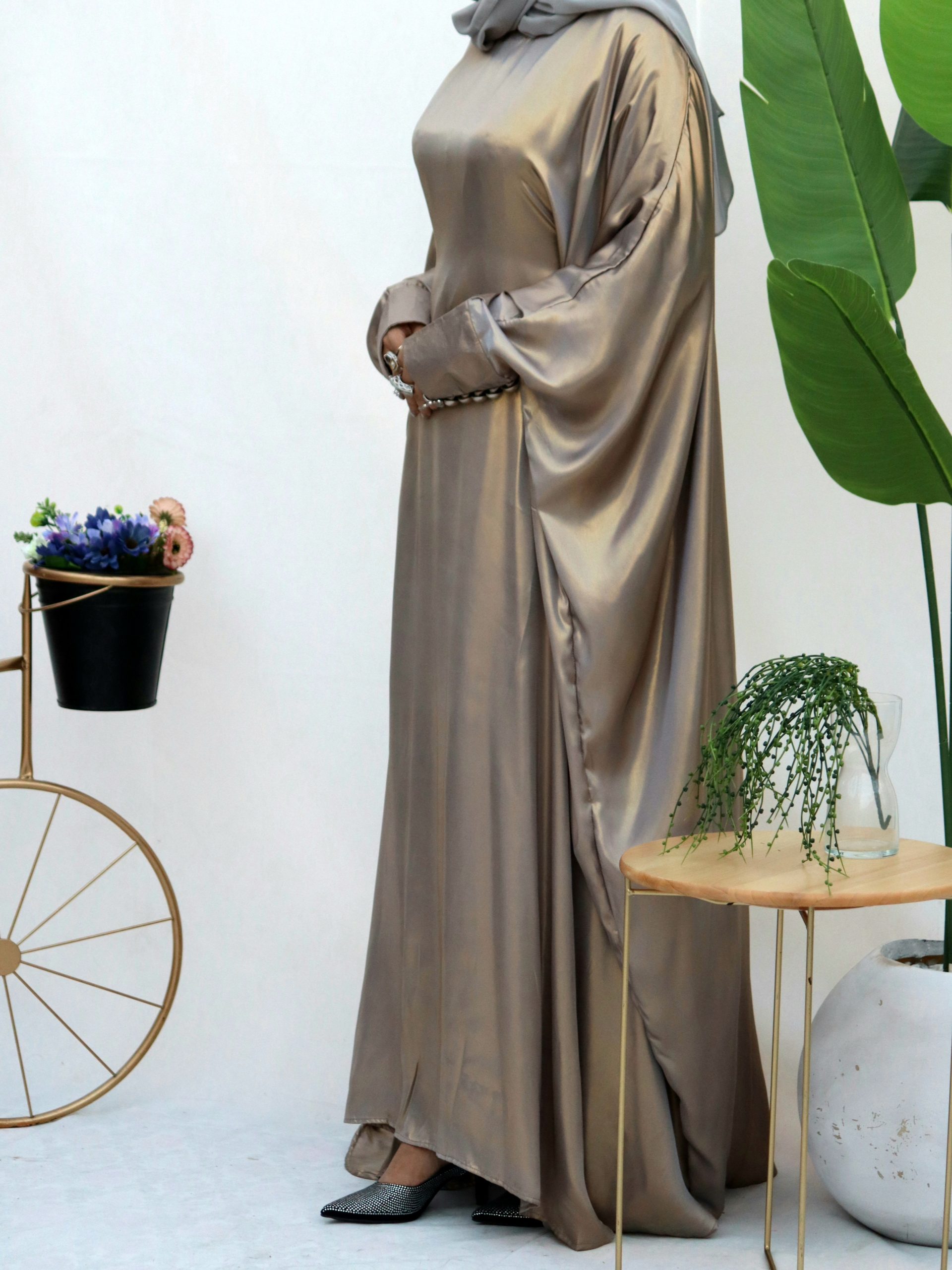 Lunar Grey Abaya | Suhaaf